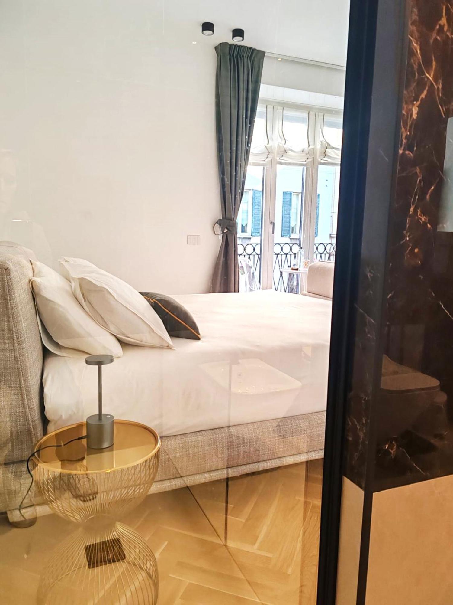 Hotel B And G San Babila- Luxury In The Heart Of Milano - Design District Exteriér fotografie